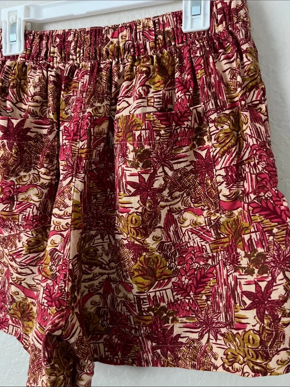 Like New! JOIE Linen Blend Red Floral Print Pull On Casual Shorts in Size S - Picture 7 of 14